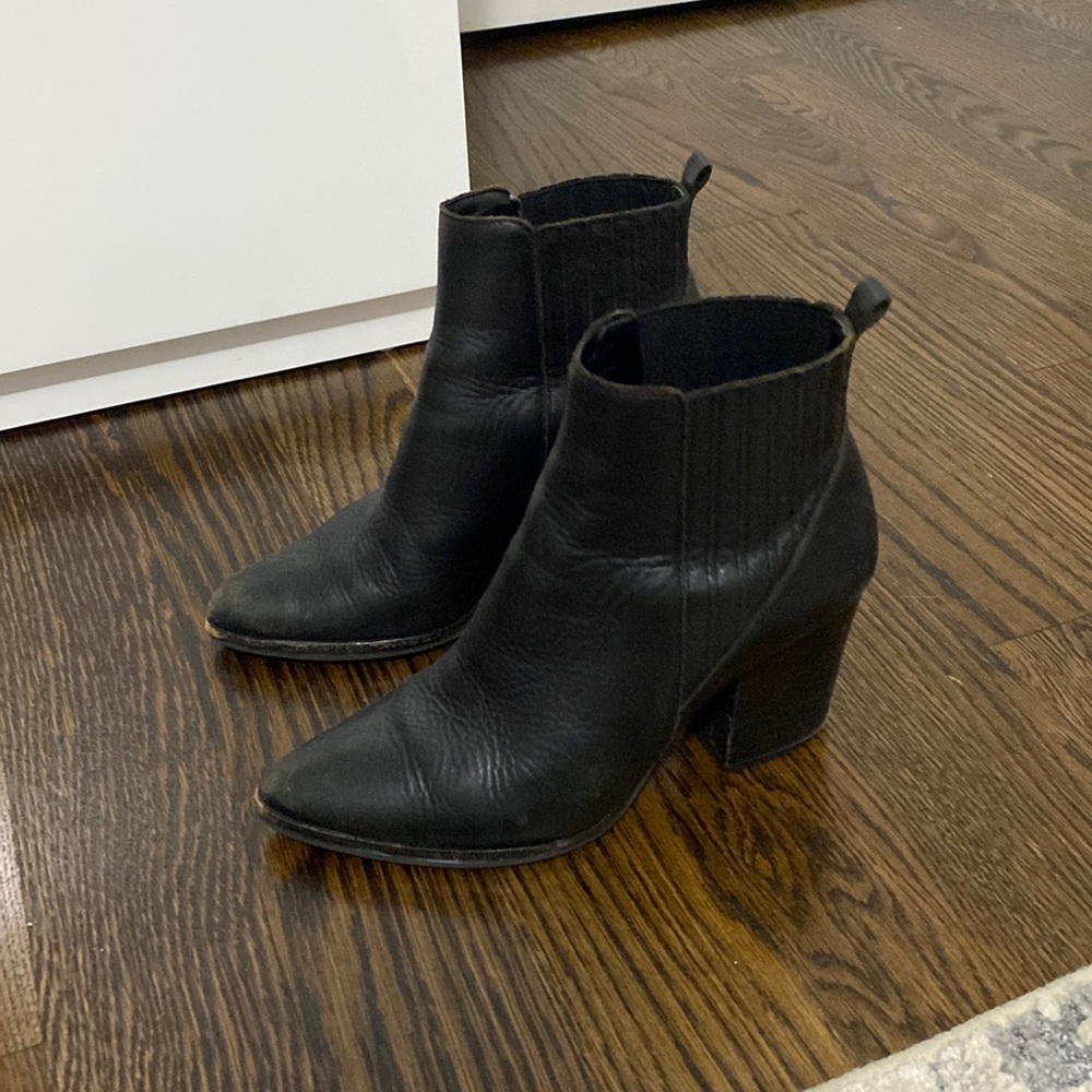 Marc fisher black heeled boots